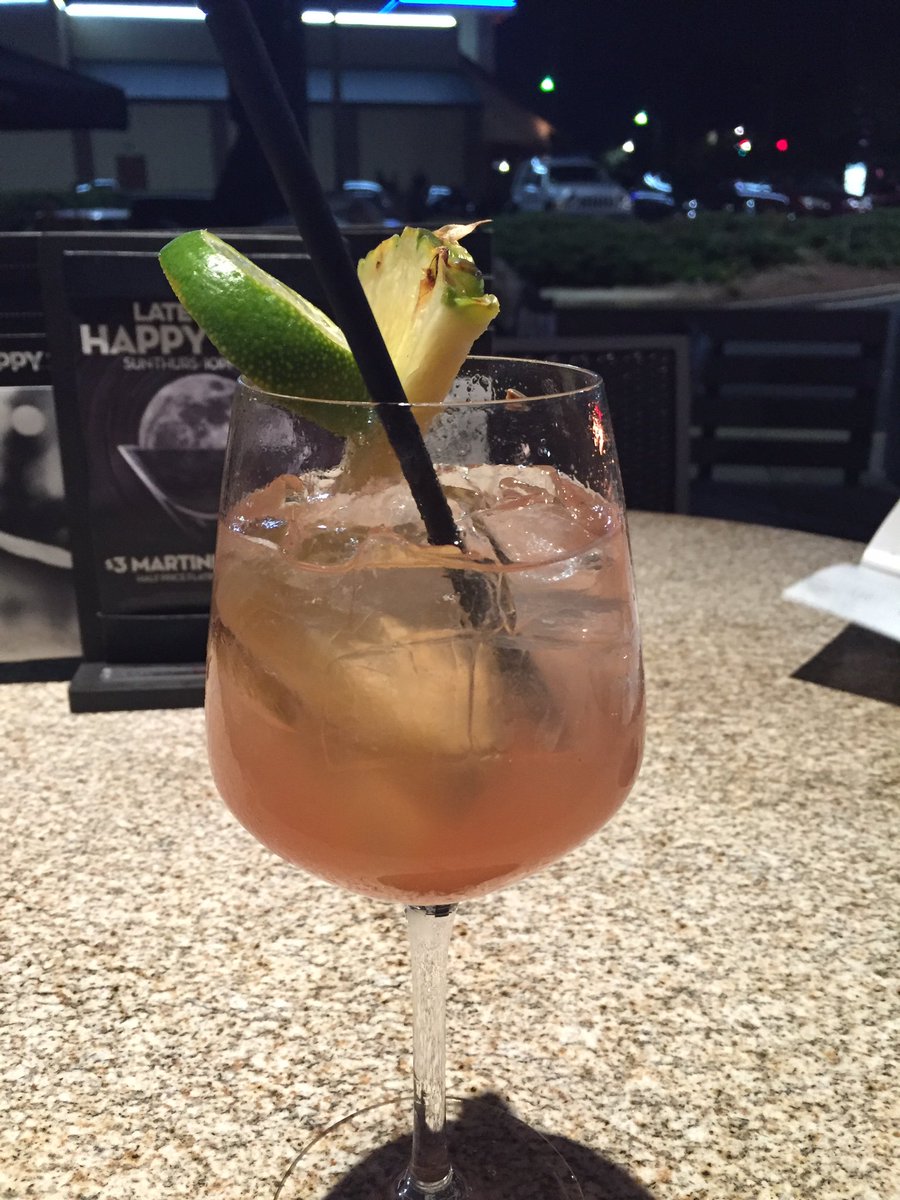 shezahotmess's tweet image. Just got carded! Someone's getting an #AwesomeTip!😉 #LiveMusic #GirlsNightOut👠