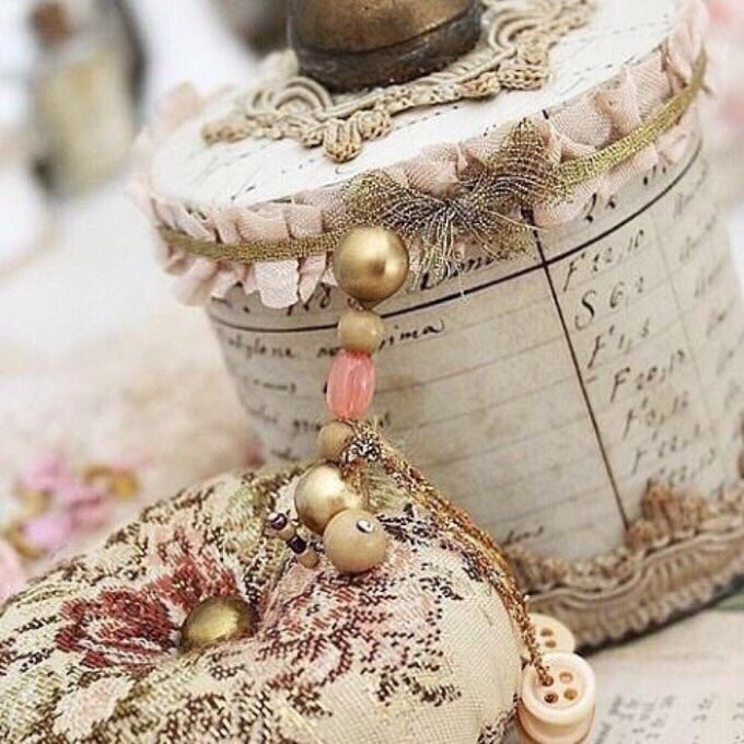Sooood2030's tweet photo. ما يجي مثلك ولو اعبر بحور
ولا يجي مثلي ولو تصبر دهر💖 https://t.co/JNPIAwxH2o