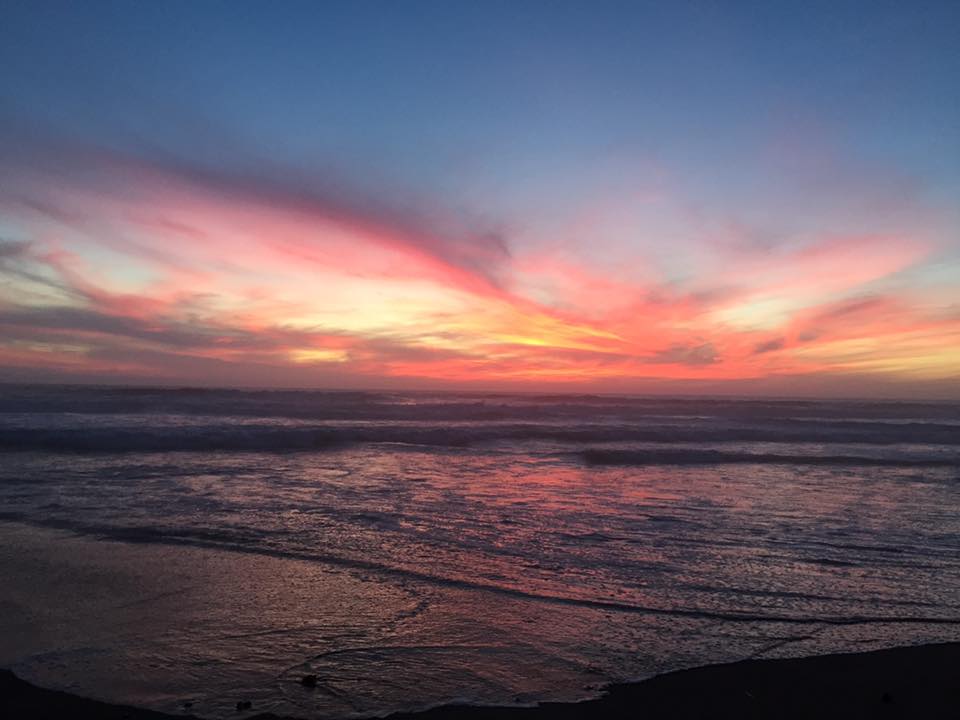 This Lincoln City sunset brought to you by Facebook Fan Tracy Stoker