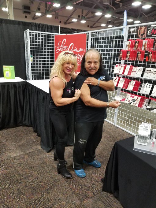 Comparing biceps with @RealRonJeremy  What other body parts should I check? https://t.co/FG58fWdcNz https://t<a class="tags" href="/tag/realronjeremy">@realronjeremy</a><a href="/tag/vegas"class="tags"><span>#vegas</span></a><a href="/tag/femalemuscle"class="tags"><span>#femalemuscle</span></a><a href="/tag/fbb"class="tags"><span>#fbb</span></a>