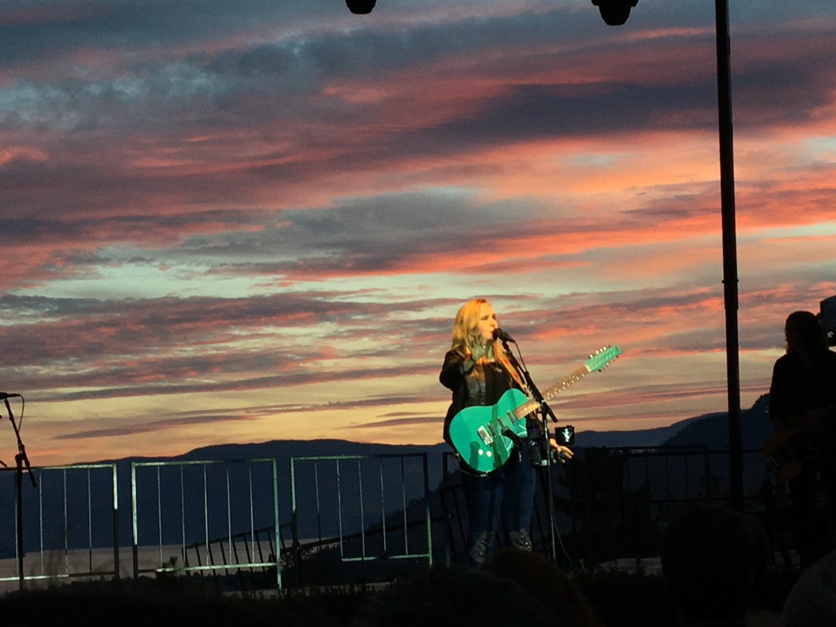 sfExaminerPrez's tweet photo. When Trump's elected....@metheridge @MissionHillWine https://t.co/5FdDJqNCk5