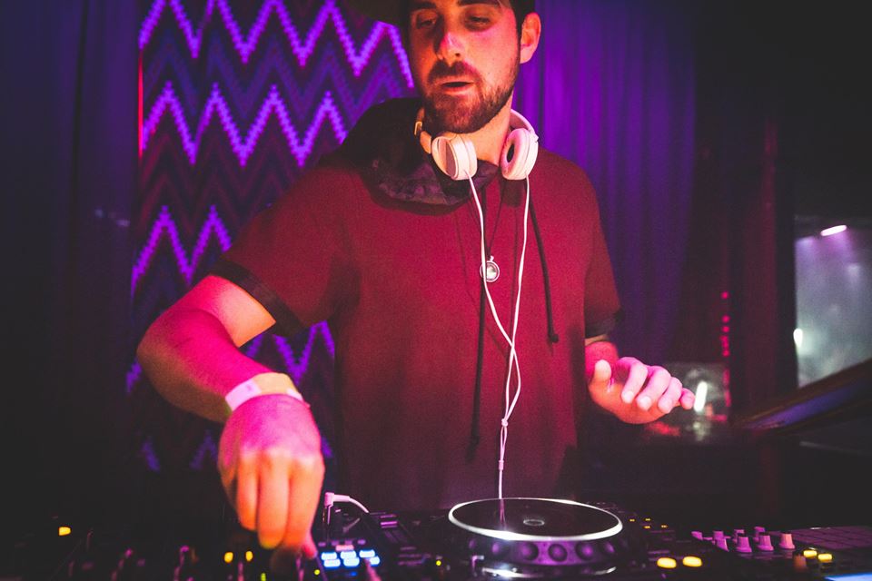 MandapaEvents's tweet image. Producers @CurtisG_ and Diamonds of Kailash dropin the heat at @SpinNightclub. New music from both on Souncloud!