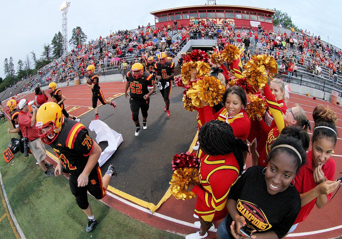 Check out slide show of <a href="/RIRocksFootball/">Rock Island Football</a> win over Alton at tinyurl.com/j8yvlz9 <a href="/IHSA_IL/">Illinois High School Association #IHSA</a> <a href="/QCVarsity/">QC Varsity</a> <a href="/QCTsports/">QCT Sports</a>