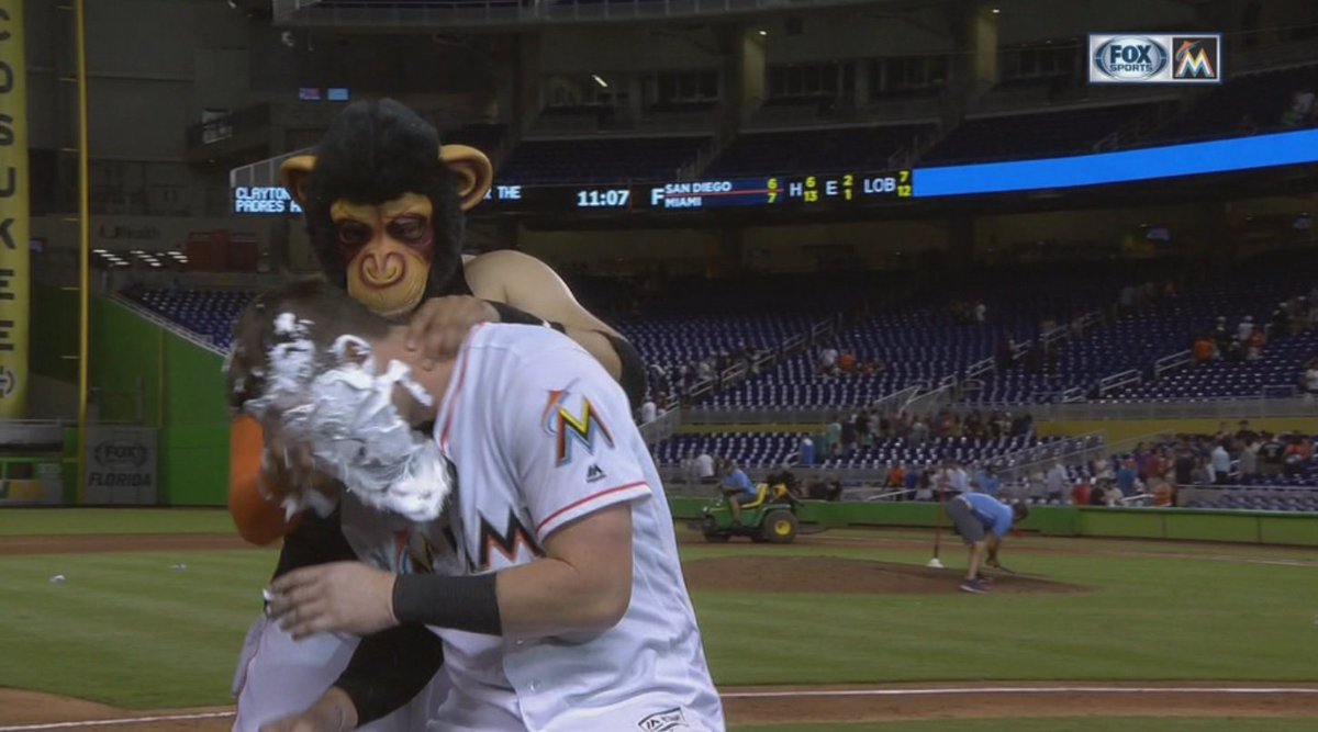 Marlins' thrilling comeback ends with walk-off win over Padres bit.ly/2bNIhZd?utm_me… https://t.co/zteW9UjECS