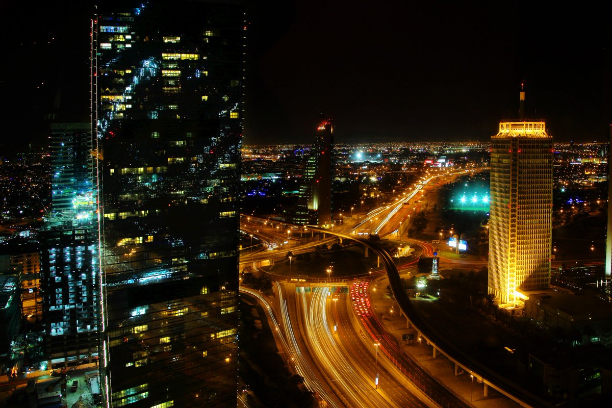 RoyalDigitals's tweet photo. #royalphotography #night #dubai https://t.co/PK7rfTod70