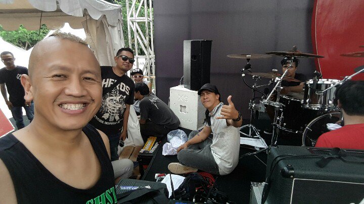 sandyPASBand's tweet photo. minggu kemaren nonton juga di ciwidey #WeWantPas (2/2) https://t.co/6xqZFgf91F
