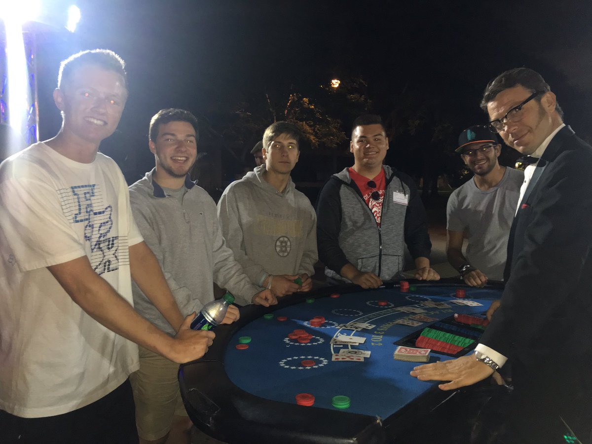 LMUHousing's tweet photo. Shout out to @lmuRHA for putting on a sick event tonight! #LMUMoveIn #LivingInLionNation https://t.co/ioZy5dwio4
