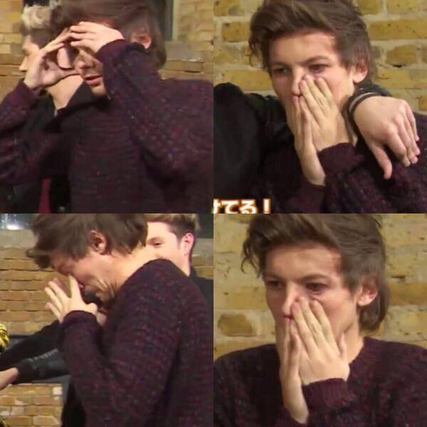 LIAM_AS_ALWAYS's tweet photo. CUANDO TE ACABAS DE ENTERAR QUE HUBO VIDEOS DE LOS UNO DE #OneDirectionTelehit https://t.co/SmrOighuAh