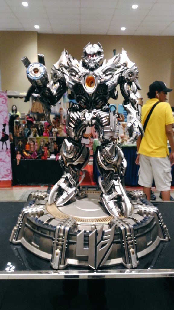 ardian_erlangga's tweet photo. Battle Of The Toys 2016 @JakToysFair
#BoTT16 https://t.co/hdcRHMAMNL
