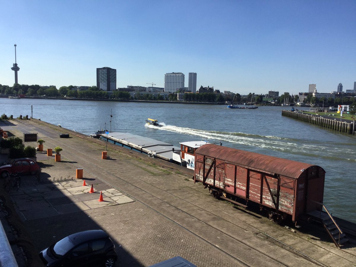 Vandaag open op #Katendrecht van 1 tot 6: wagon van #sporenvandestad. Binnenkort reist ie door naar nieuwe plek!