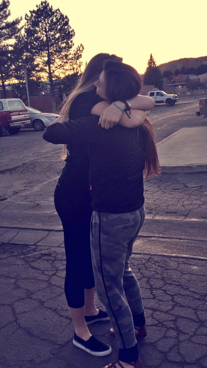 Alliekittell's tweet photo. @Gnarly_Marlee HAPPY BIRTHDAY LOVELY❤️❤️❤️ Hope your day was amazing!! I miss you tons, come visit me asap❤️❤️ https://t.co/jjy3FB2q2e