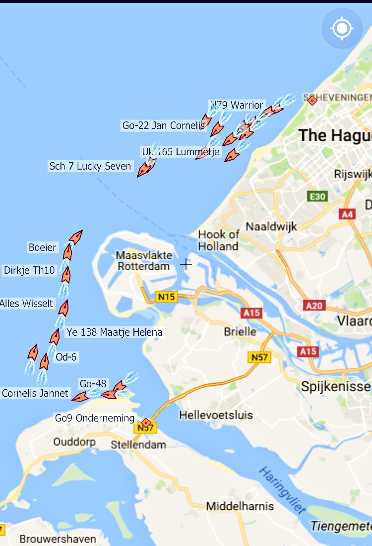 Jan_TX36's tweet photo. Armada van vissersschepen onderweg naar #actie #EMK  #Rotterdam  #kopvanzuid   @HotelNewYork @Hermandenblijk https://t.co/3Q5CdhWD6z
