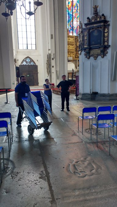 View image on Twitter