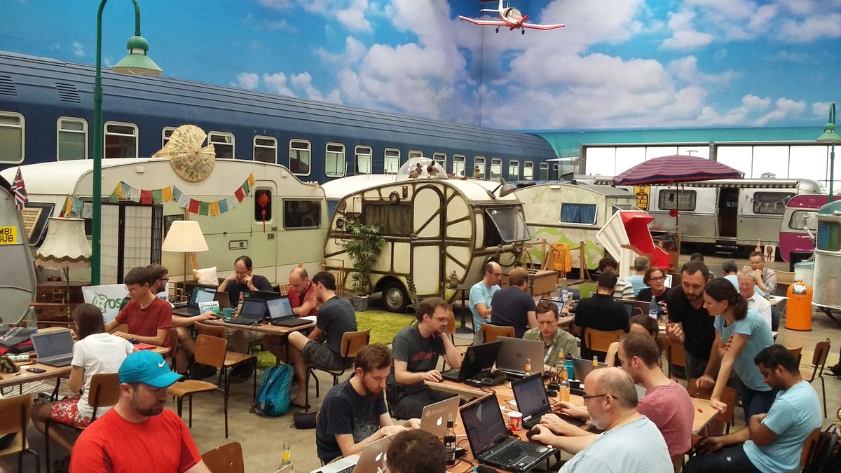 foss4g's tweet image. Over 50 attendees at #FOSS4G2016 #OSGeo code sprint.