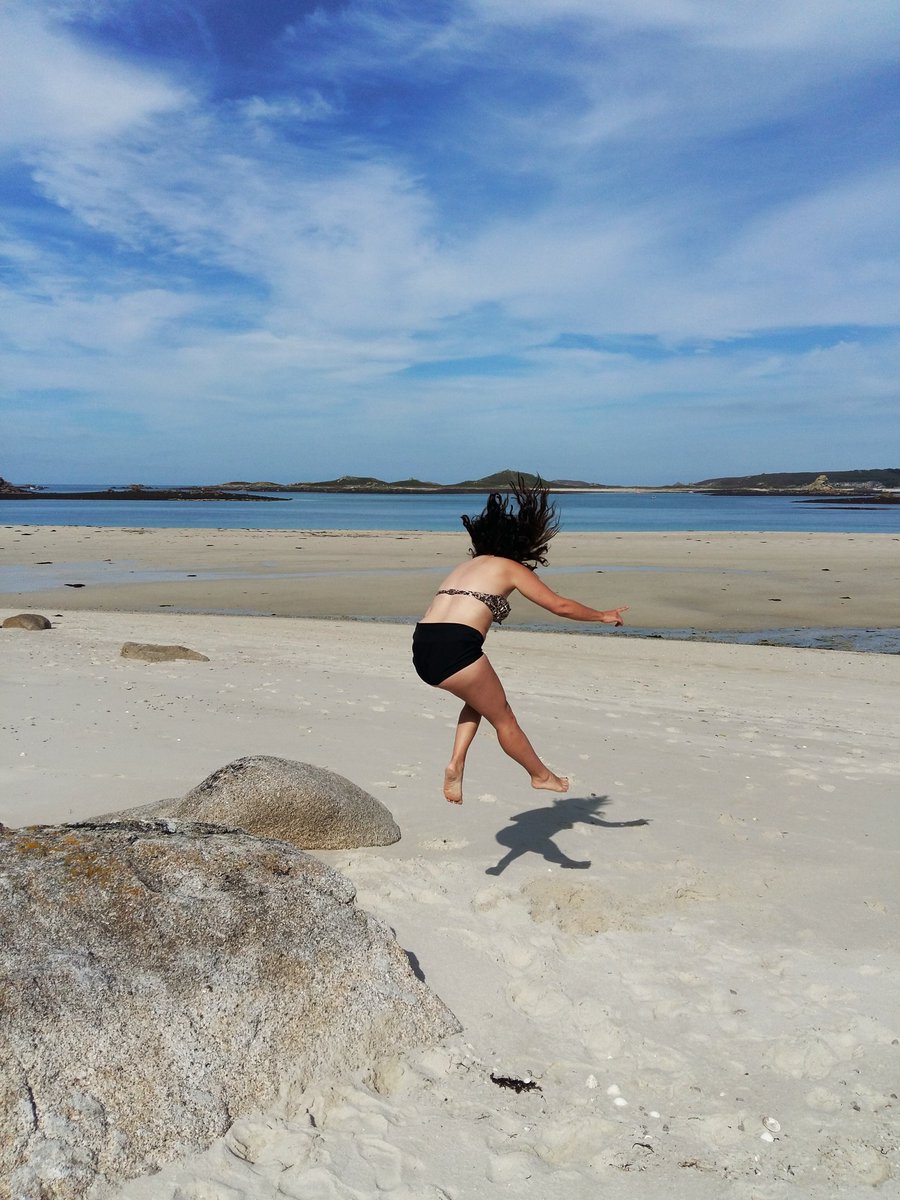 Sashi_P's tweet photo. Yep, we're those kind of people @pollyaed π #beachjump #scilly https://t.co/IPOZb89khN