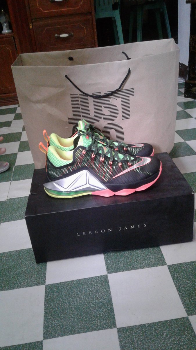 xdlrcrzblurz's tweet photo. Blessed. Thankyou tita :) #LBJ13 https://t.co/T06pEAgCsV