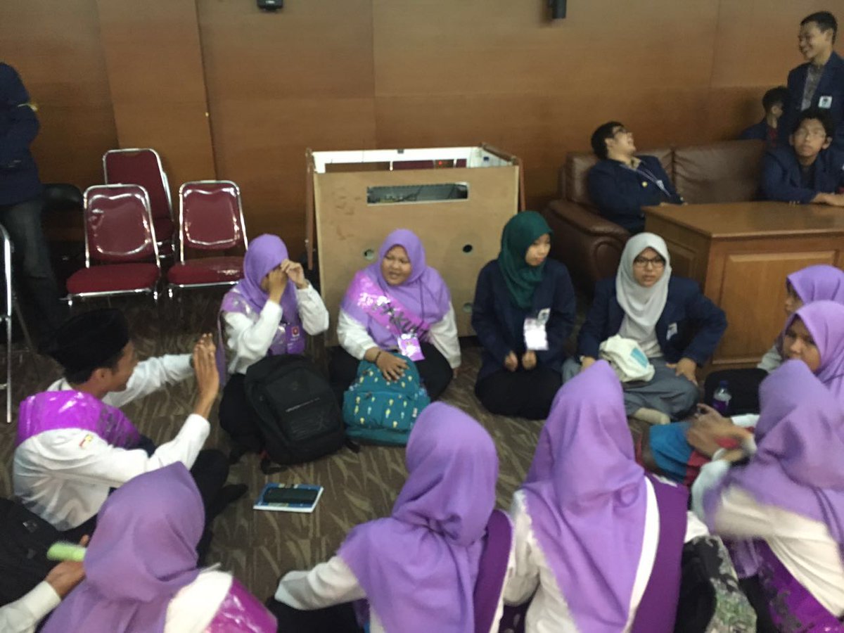 PBAKFPsi2017's tweet photo. Situation mentor, pj dan menti nya #4 https://t.co/Aow4ZjyTcn