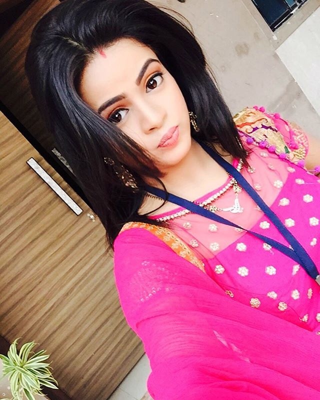 @MCHRPAgency Hello, I’m jigyasa singh, i can dance, 25 June 1994!