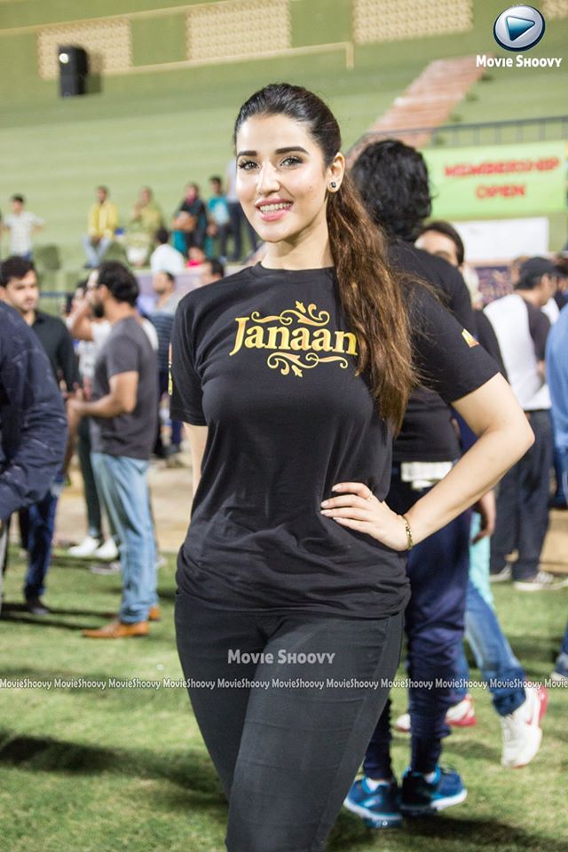 Spotted @HareemFarooqq at Celebrity #Cricket Match by <a href="/aryfilmsary/">ARY Films</a> <a href="/samramuslim/">Samra Muslim</a> <a href="/HareemFarooqFC/">Team Hareem Farooq</a>