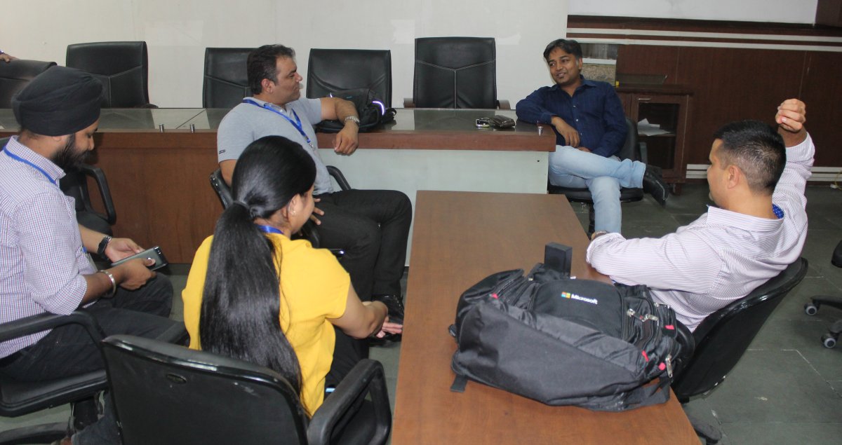 CsharpCorner's tweet photo. Backstage #speakers discussion at #DelhiDevCon16 https://t.co/ytVDmjes4m #CsharpCorner https://t.co/FT3n7RYn0d
