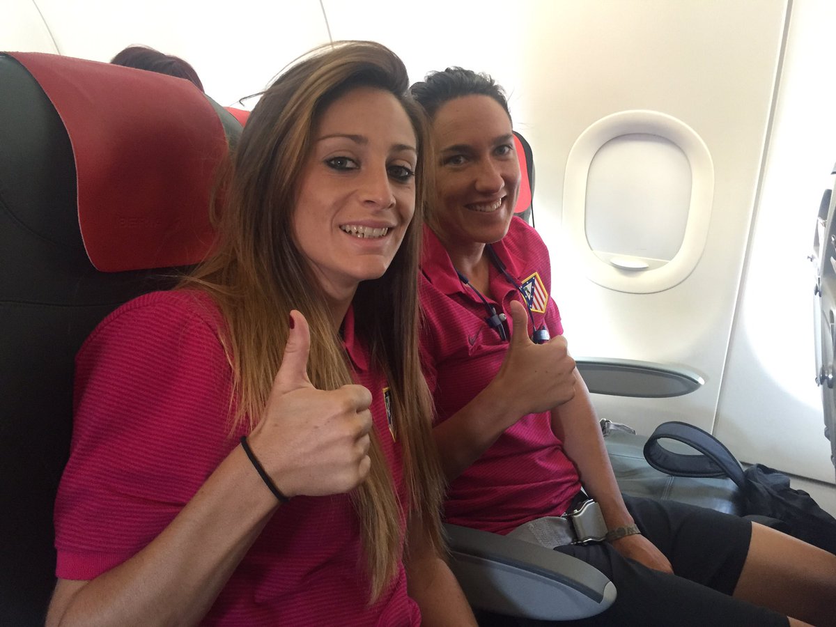AtletiFemenino's tweet photo. MADRID ✈️ PARÍS 

¡Ya estamos en el avión rumbo a París! #TwitterOff #AúpaAtleti https://t.co/4VTcrCfQJ7