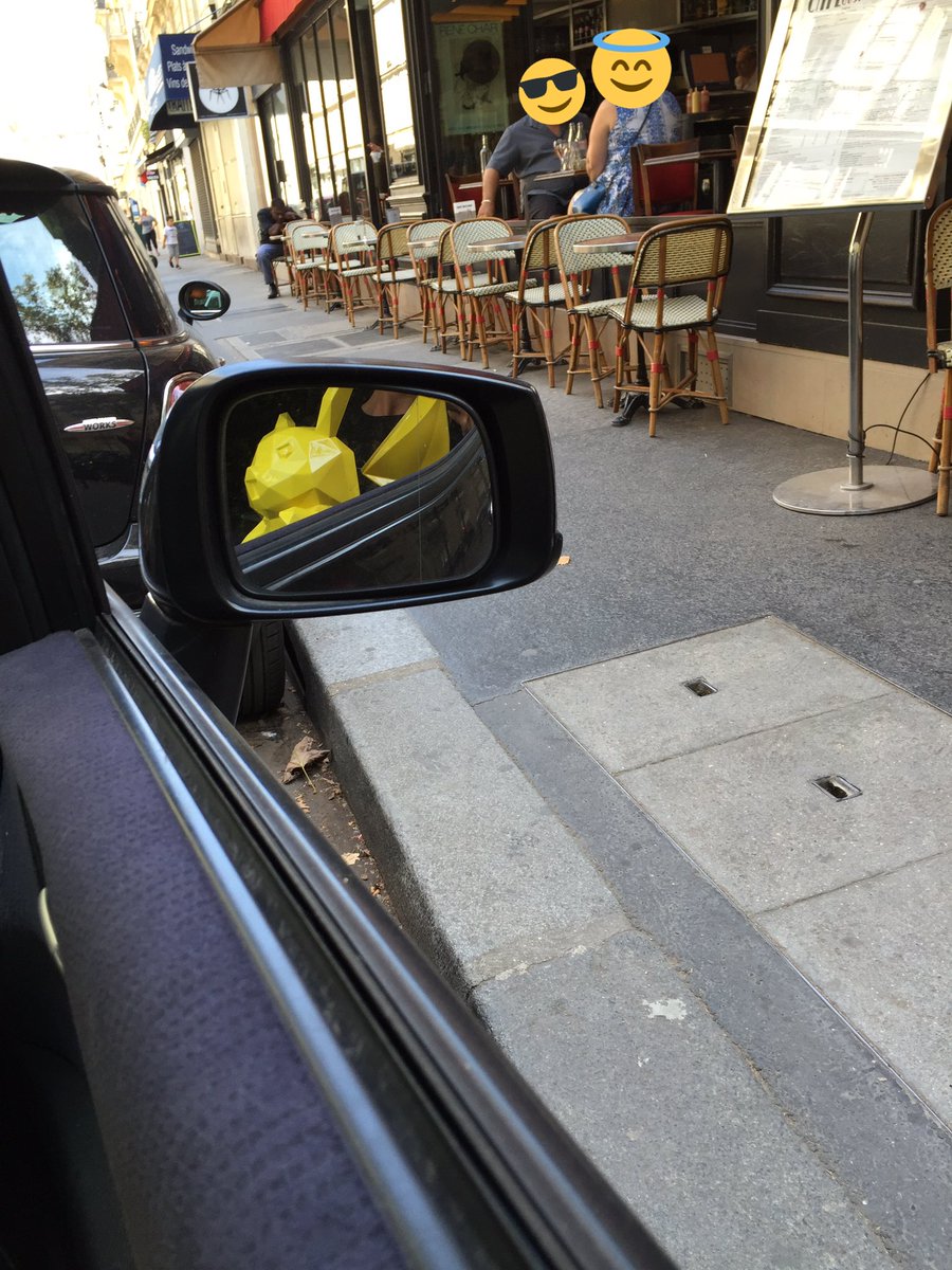 RichardOrlinski's tweet photo. @FRPokemonGo #PikachuByOrlinski se dirige vers le #ChampsdeMars 😉 https://t.co/zQjEogyvhJ