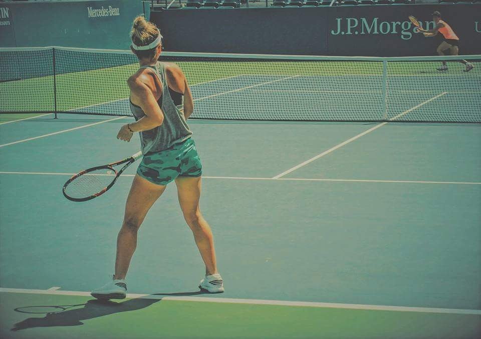 HalepBand's tweet photo. @Simona_Halep &amp; @CarlaSuarezNava ➡ @usopen ! #workinghard #CreateYourZone 
(📷 Drew Stiling) https://t.co/QcFqUgxTEm