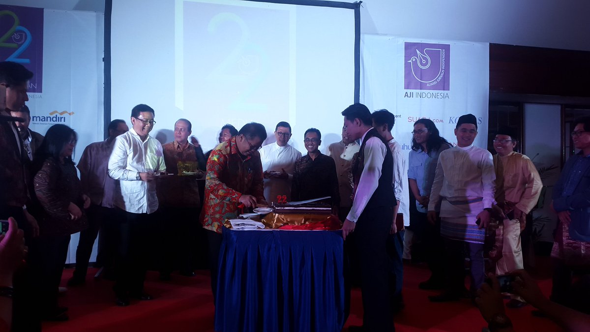 AJIIndonesia's tweet photo. Sekali lagi terima kasih telah memeriahkan HUT AJI yg ke 22. Sampai jumpa di kemeriahan HUT tahun depan! #AJI22tahun https://t.co/Sc30p0lQAz