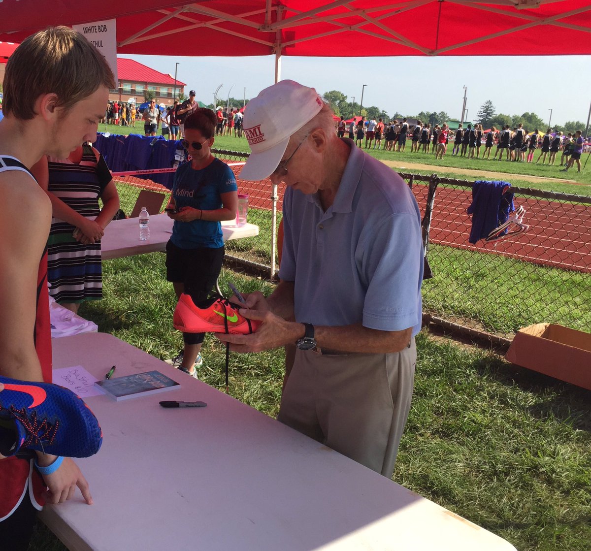 MiamiOH_XCTF's tweet photo. Miami's 1964 Olympic Gold Medalist (5000m), Bob Schul, signing autographs, Bob Schul invitational. #RiseUpRedHawks https://t.co/9oaUsy0vuw
