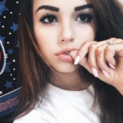 Welcome our Bella she's cads sister <a href="/_BellaCharming_/">💕Bella Charming💕</a> she's a cheerleader and she might get prom Queen who knows!