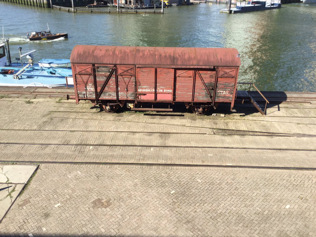 De wagon verhuist (#M4H) maar #sporenvandestad blijft actief op #Katendrecht met <a href="/vtaapken/">Vincent Taapken</a> <a href="/Kaapsebrouwers/">Kaapse Brouwers</a> en wie??