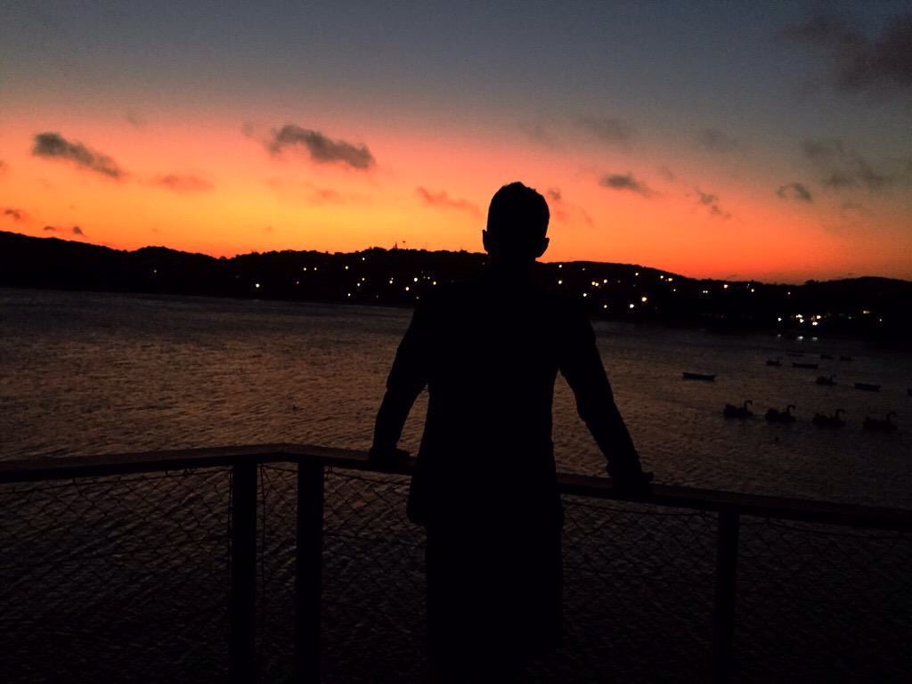 ScriptLyric's tweet photo. See that sunlight hit your eyes.. https://t.co/RKeREOwO5h