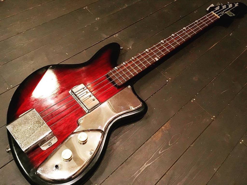 エレキベース EB-4 グヤトーン ※フレットレス　ジャンク品 GUYATONE