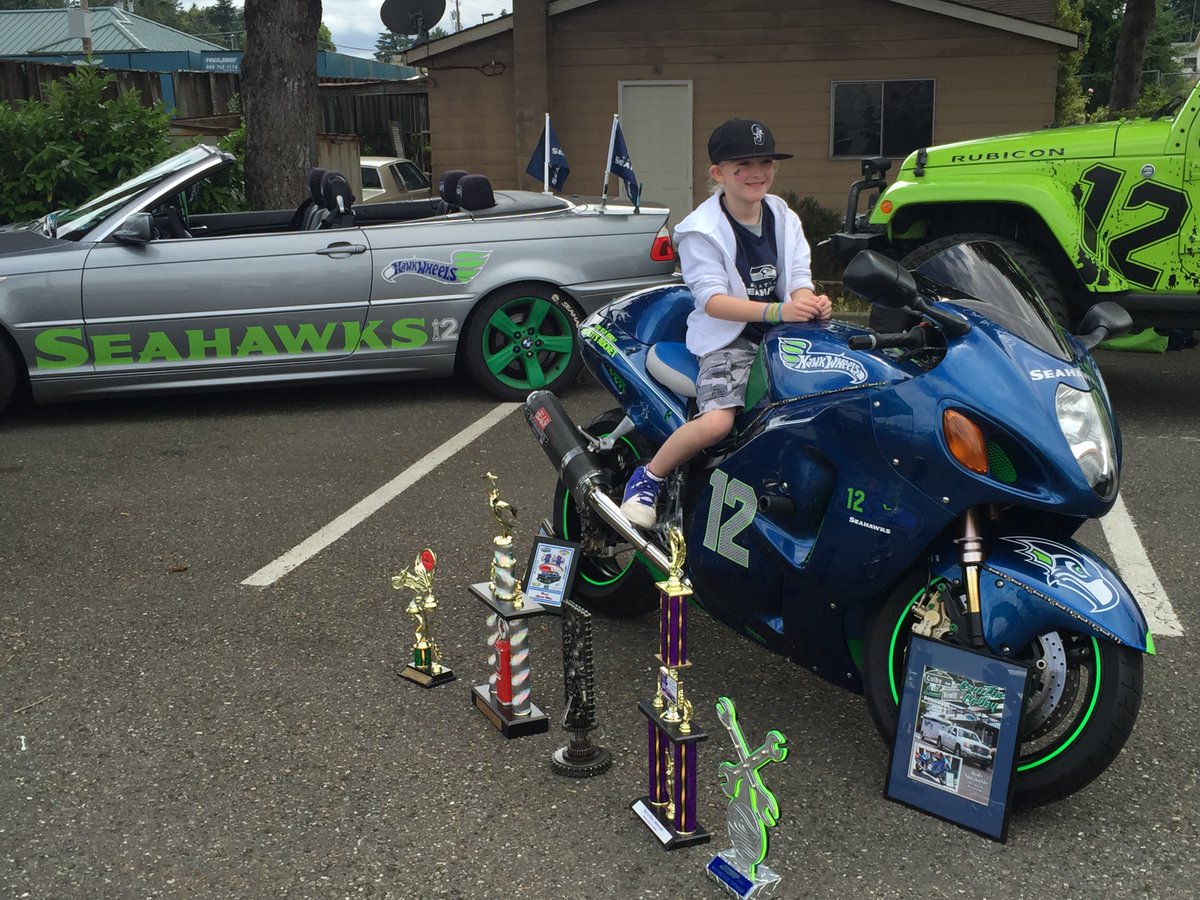 DAYSTAR24's tweet image. Hawk Wheels West...#GO HAWKS..!!!