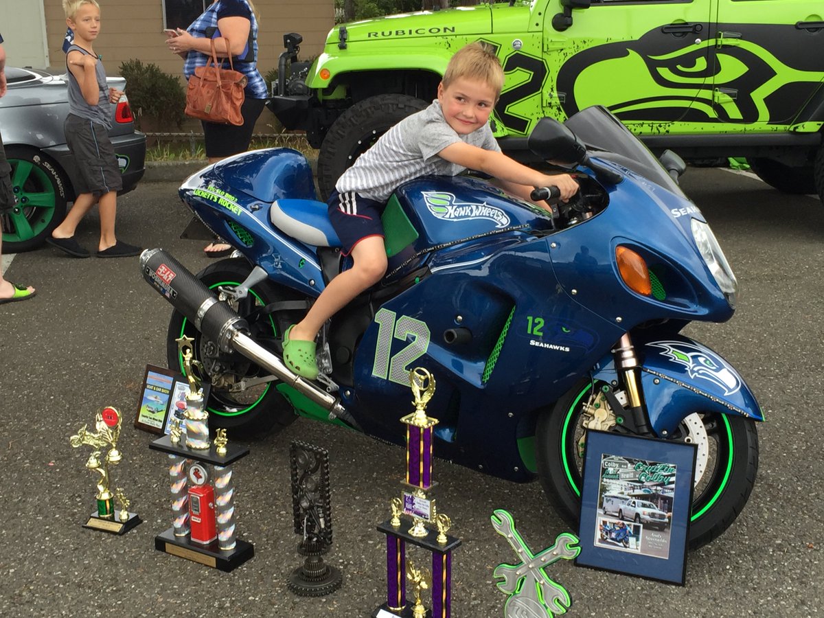 DAYSTAR24's tweet image. Hawk Wheels West...#GO HAWKS..!!!