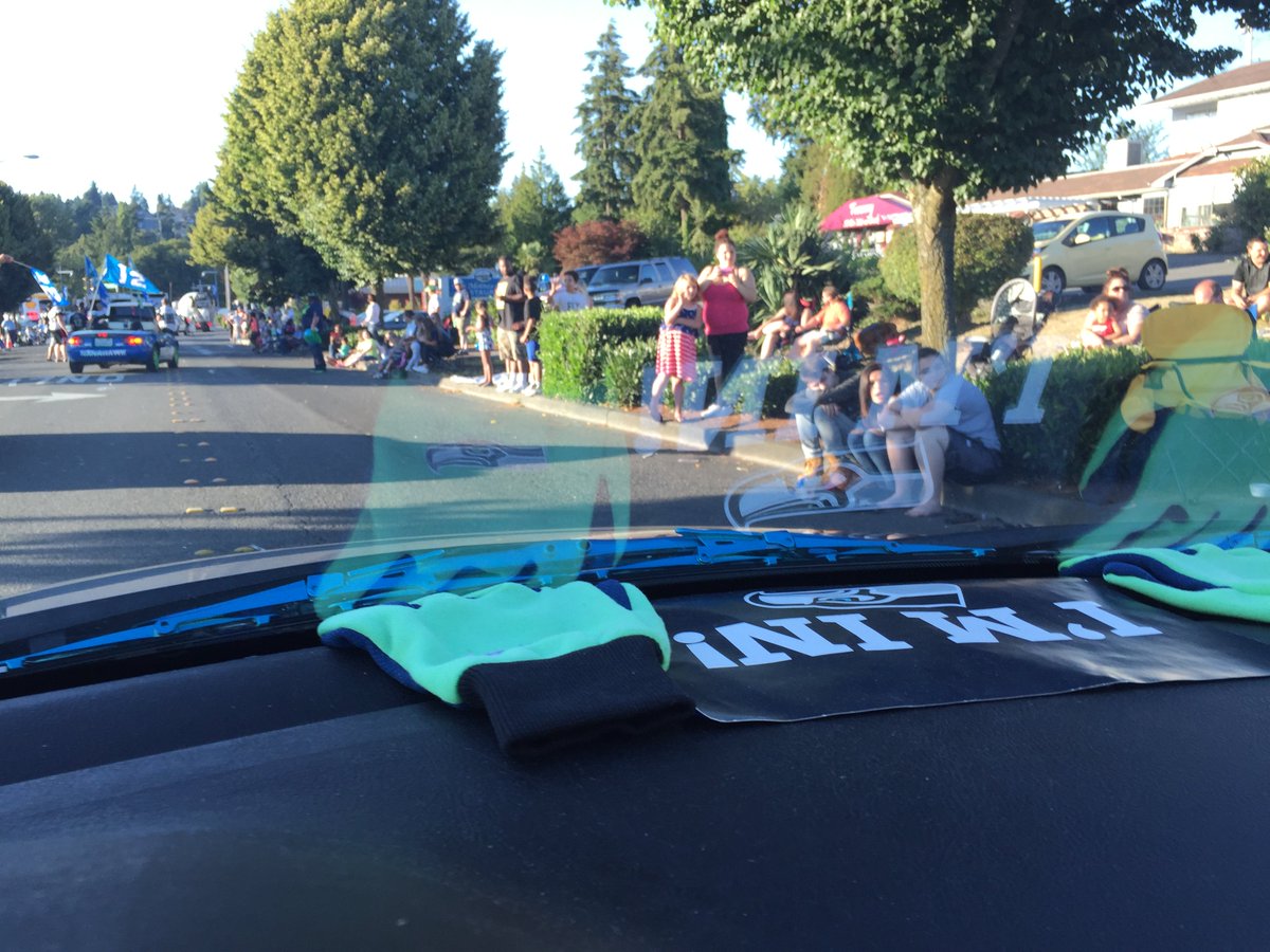 DAYSTAR24's tweet image. Hawk Wheels West...#GO HAWKS..!!!