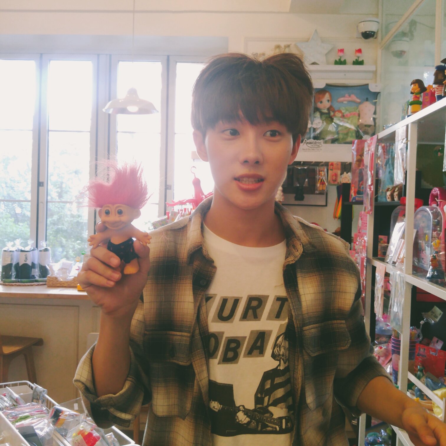 Cq3S2PZUEAACmue.jpg:orig