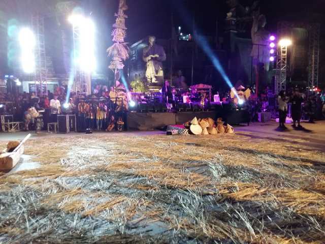 Suasana Panggung Pembukaan World Ethnic Festival <a href="/DediMulyadi71/">Kang Dedi Mulyadi</a> @HumasPWK <a href="/Kaharti_PWK/">kaharti.purwakarta</a> 
#SampurasunPurwakarta