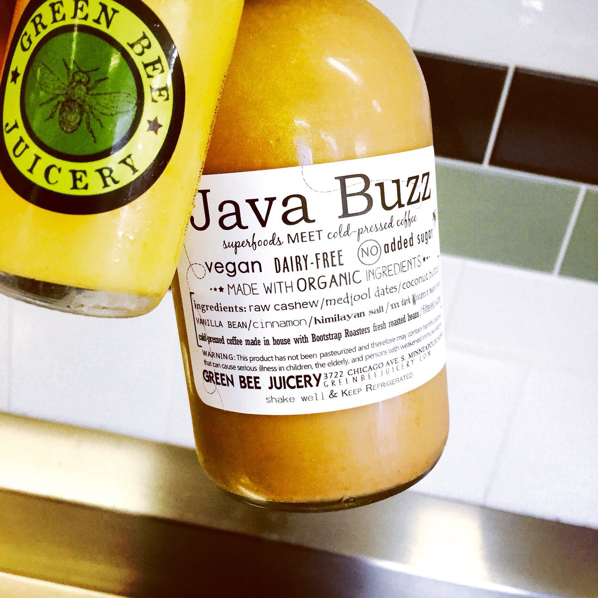 GreenBeeJuicery's tweet photo. Good Morning! Stop by and see us at @nefarmersmarket #coldpressedcoffee #vegan #gingershots #drinkgreenbee 🐝 https://t.co/HVI3NsyzCs