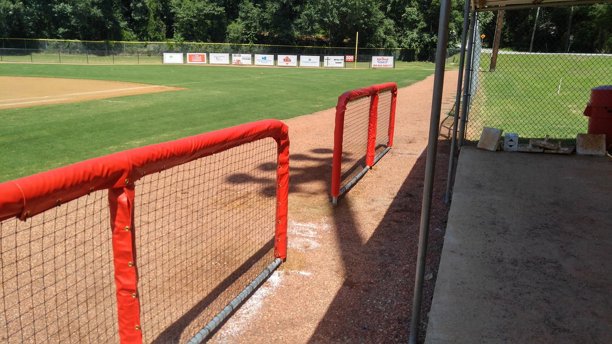 WillMinor09's tweet photo. @NettingPros designs, fabricates, &amp; installs #DugoutRails for #baseball &amp; #softball... Call us at 844-620-2707 https://t.co/k8qAgJc0ap