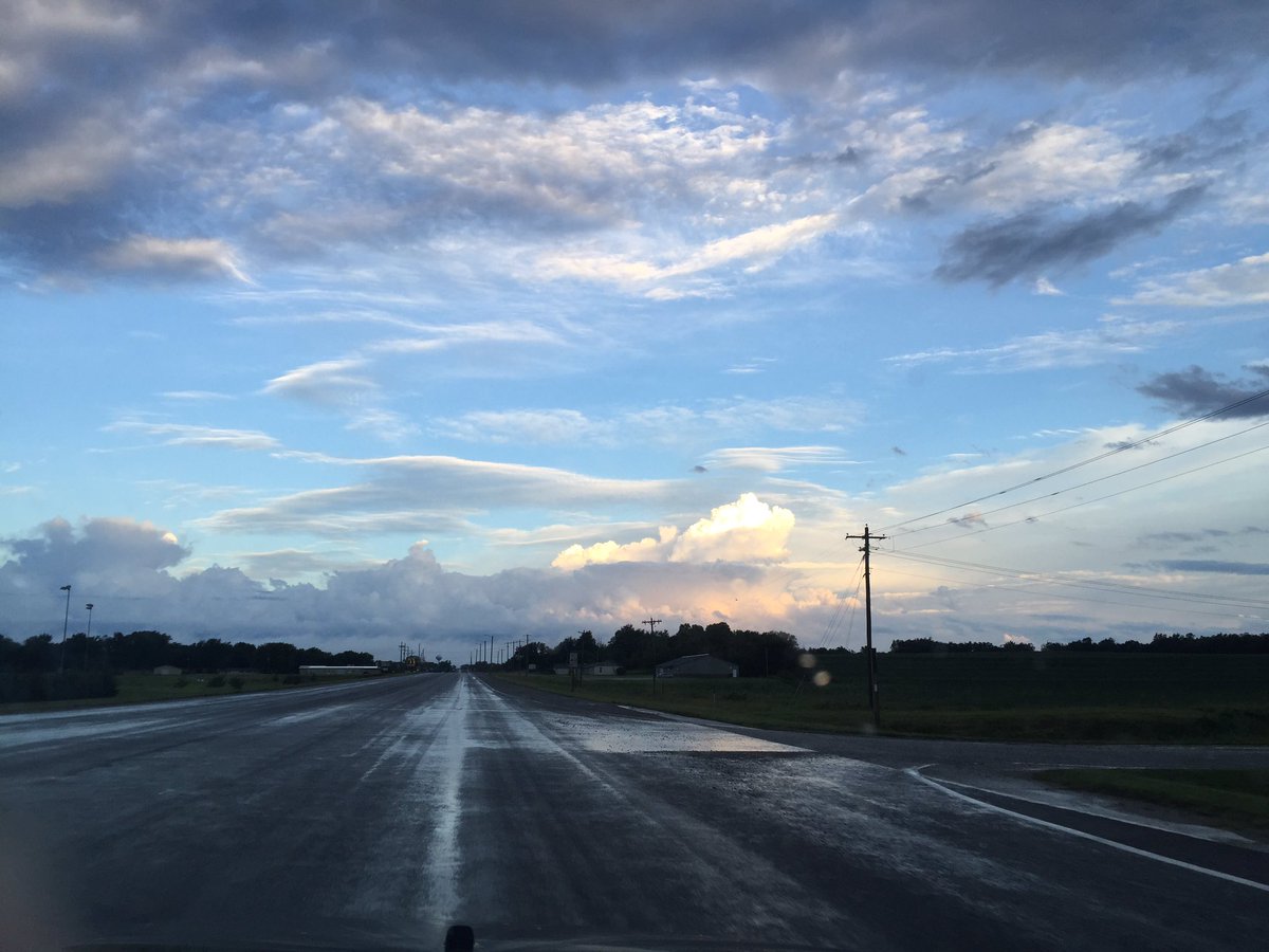 Melissa_Brunner's tweet photo. Looking much better as we near @cityofmhk for #SpeedyPD run https://t.co/qWfebz0SvI