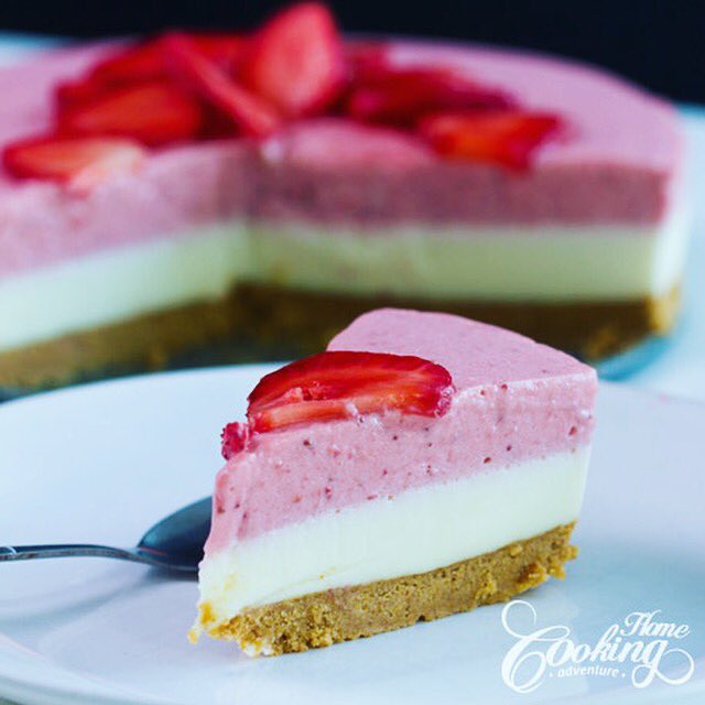 Wie deelt er met ons een heerlijke NO BAKE cake recept? Mail aan: info@cakesplaza.com 
#havealovelysaturday! ❤️