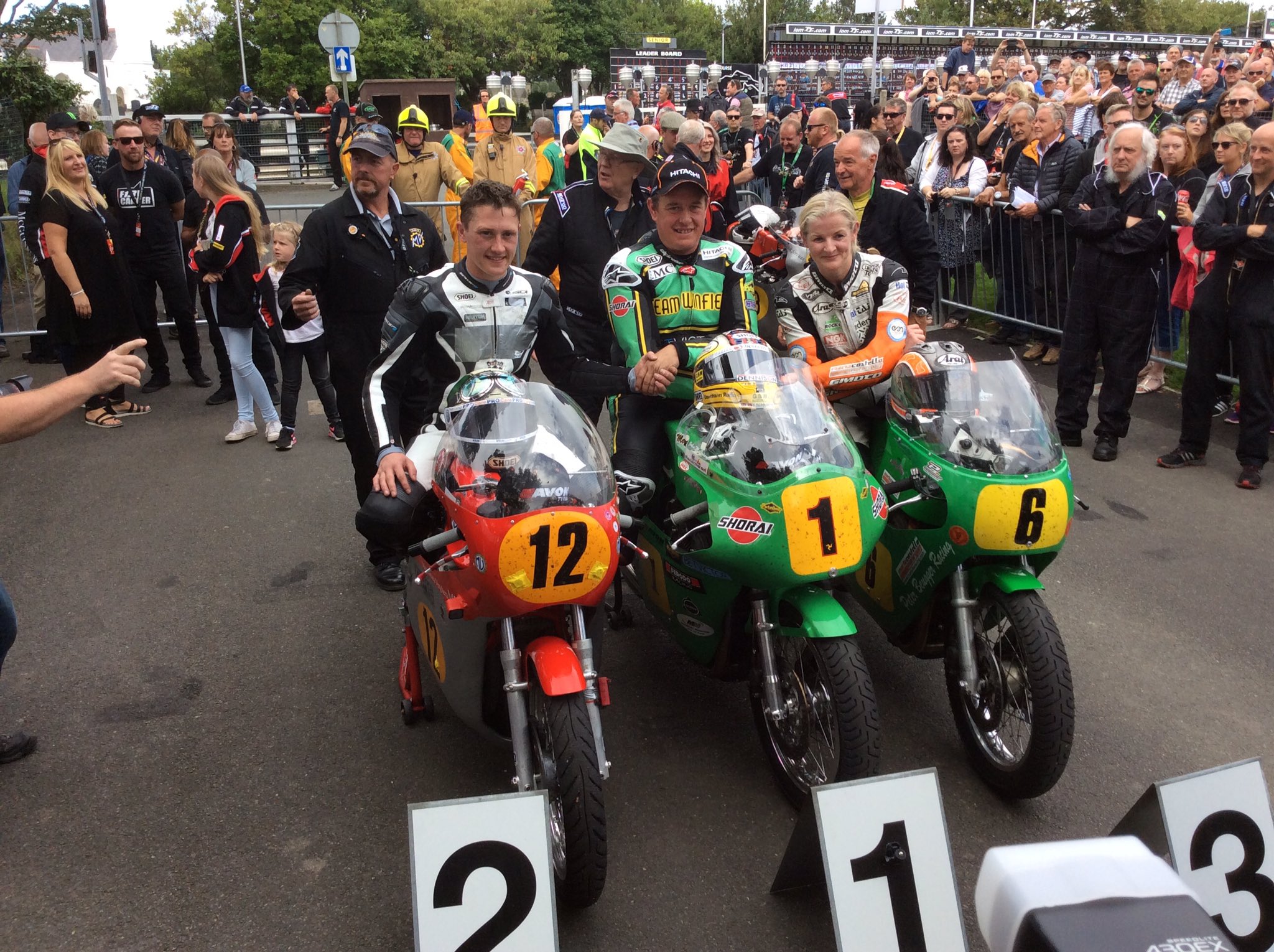 road - [Road Racing] CLASSIC TT ET MANX GRAND PRIX 2016 - Page 2 Cq3awauWgAA1tjc