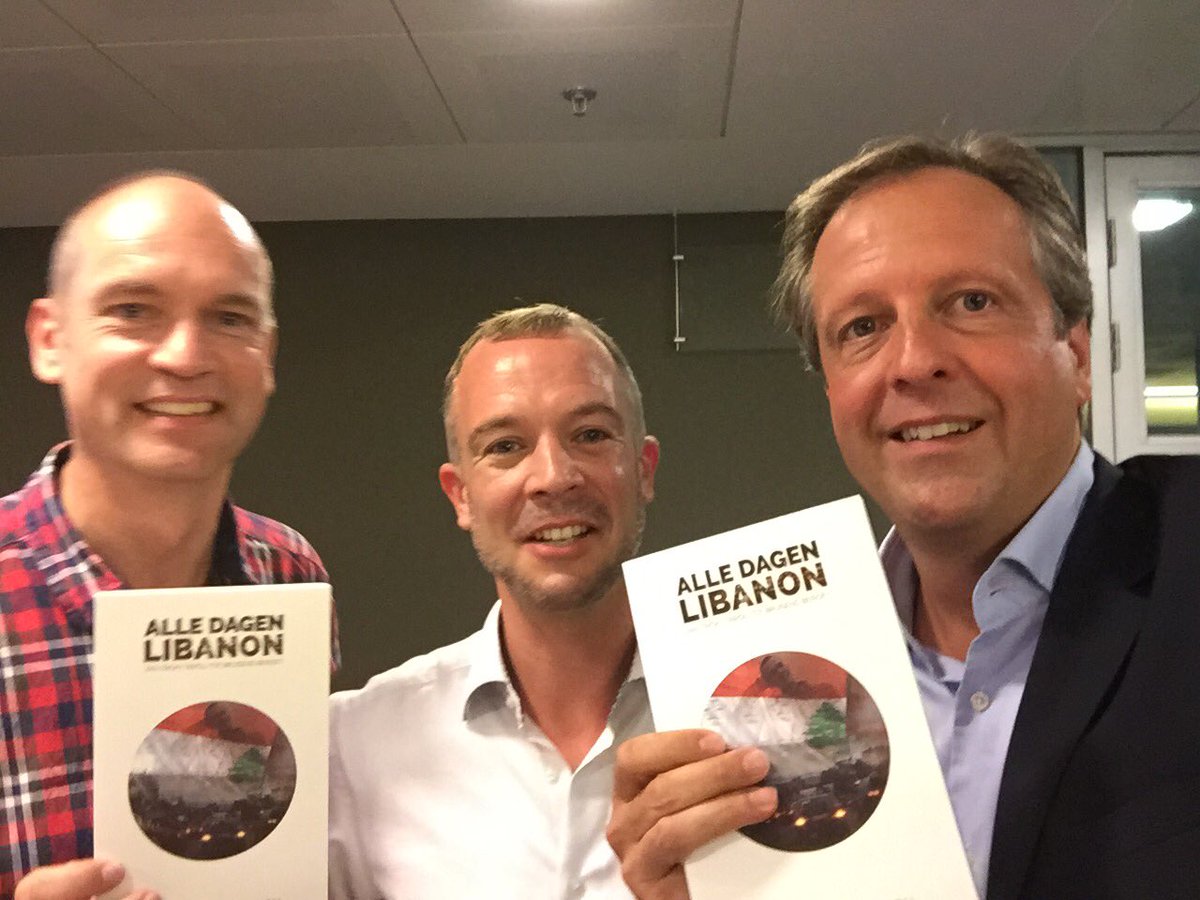 Na @kamerbreed krijgen <a href="/gertjansegers/">Gert-Jan Segers</a> en ik het nieuwe boek over Libanon van @MartijnvdKooij