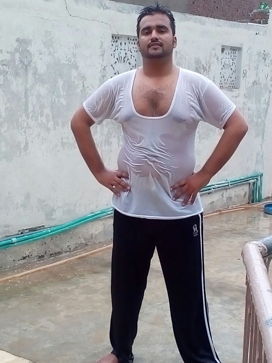 WaliBakht's tweet photo. Raining cats and dogs
#RelivingChildhood https://t.co/rsOtyX5Mdb