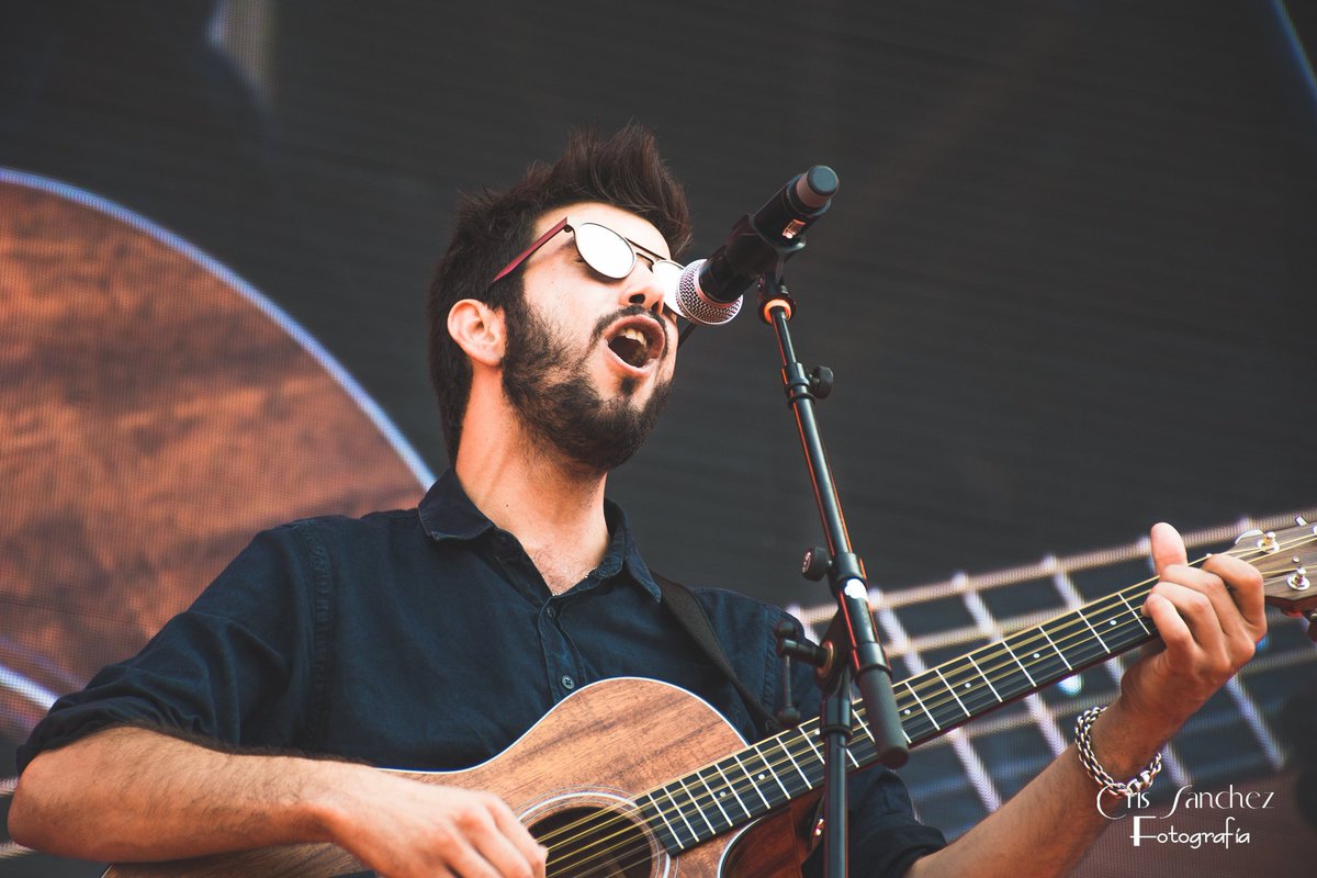 .#ENTREVISTA <a href="/SalvaBeltran/">Salvador Beltrán</a> conquista el #CCMMEONTHEBEACH lacajadmusica.org/salvador-beltr… por <a href="/dfraile1978/">David Fraile Seco</a> <a href="/CrisSanchezMore/">Cris Sánchez-Moreno</a>