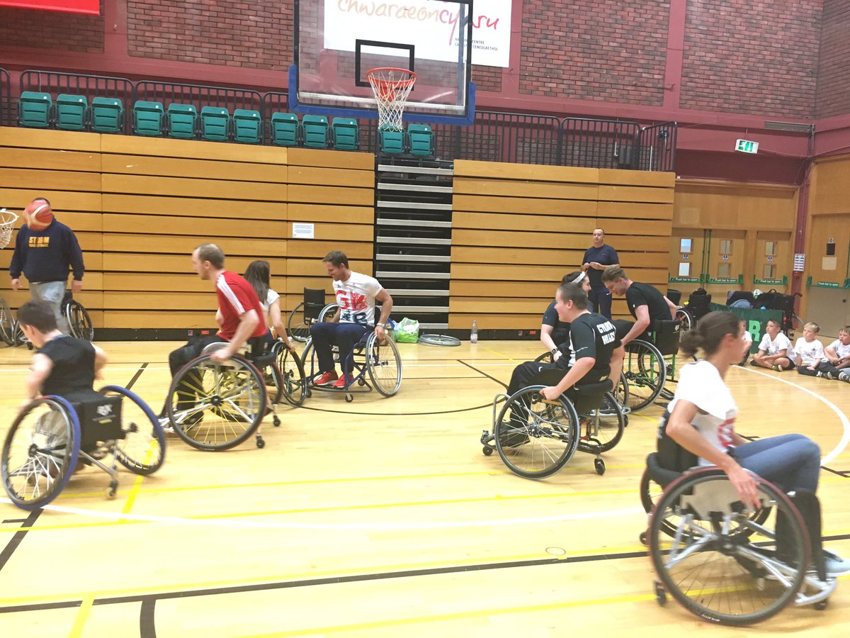 Rory The Dragon (@dragonrory) on Twitter photo 