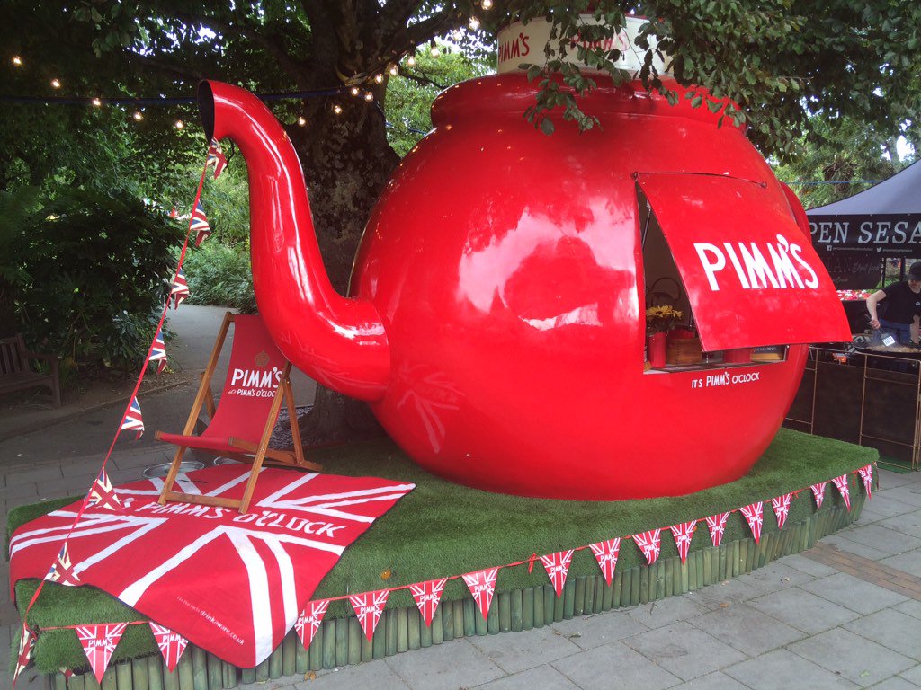 GBeventsUK's tweet photo. Enjoying The Last Day At #dartmouthregatta! - PIMMS ON TAP! @GBeventsUK ๐ฌ๐ง๐@Pimmsteapot @PimmsGB #greatbritainevents https://t.co/7HHmX1mFjS