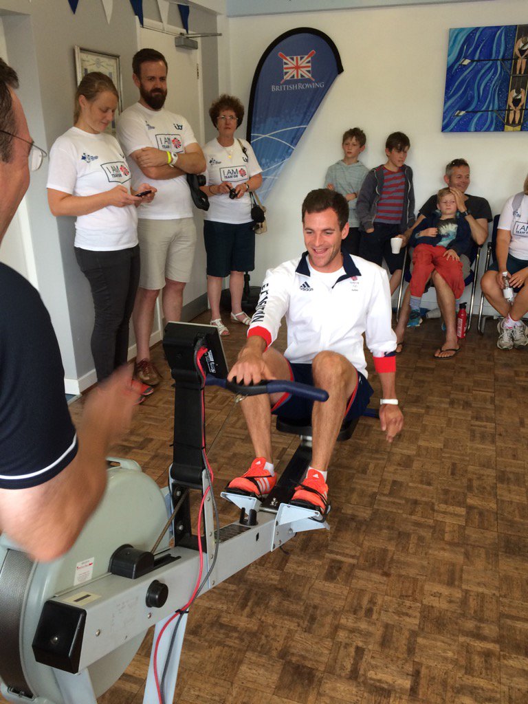 BritishRowing's tweet photo. One handed rowing - the next big thing #Alastair Brogdon #IAmTeamGB @GBRowingTeam @ReadingRC @_GBHockey https://t.co/lWvk1yN6kT