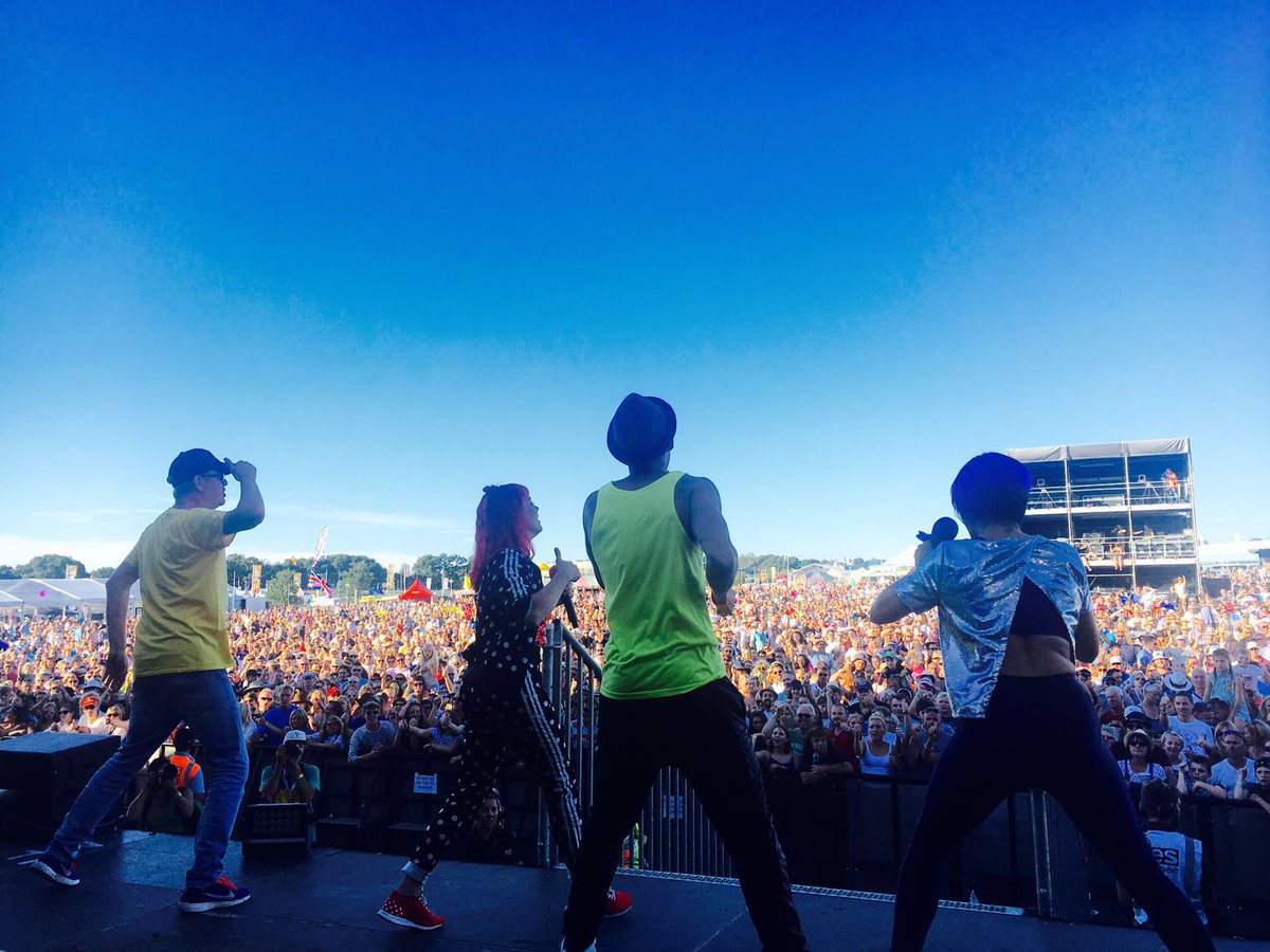 Just a cool 35k people. No biggy 😜 Thanks for having us <a href="/Carfestevent/">CarFest</a> &amp; <a href="/achrisevans/">Chris Evans</a>! 👍 #gingergo #gogogo